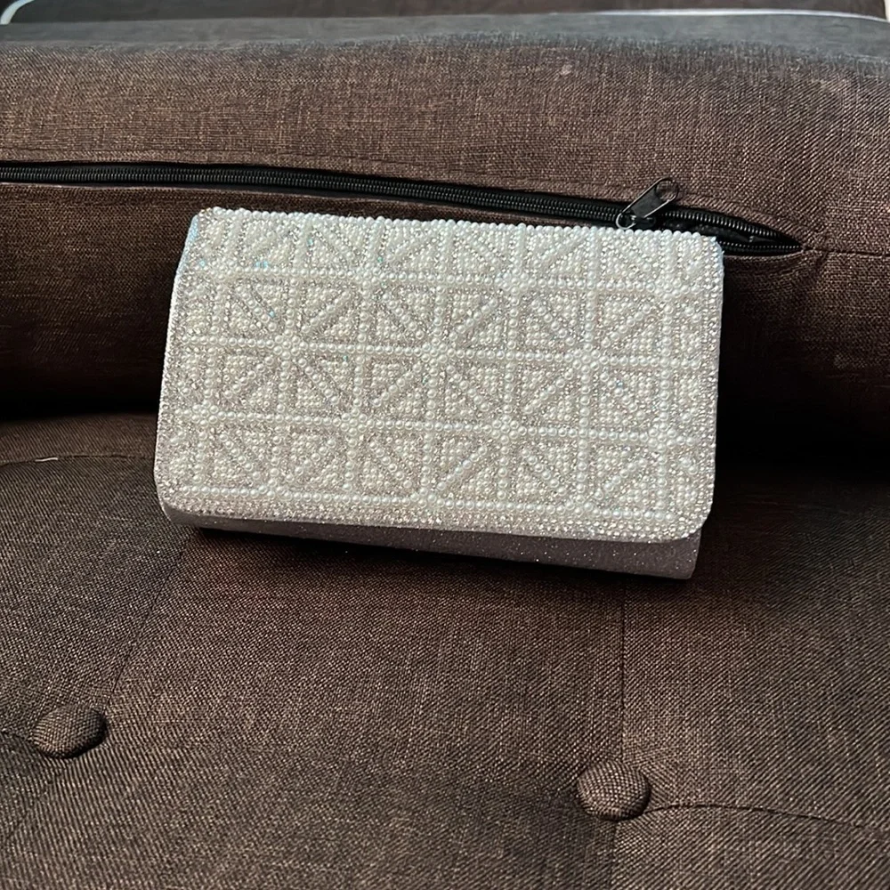 LA Regale Imitation Pearl Grid Flap Clutch